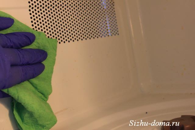 Как помыть микроволновку внутри